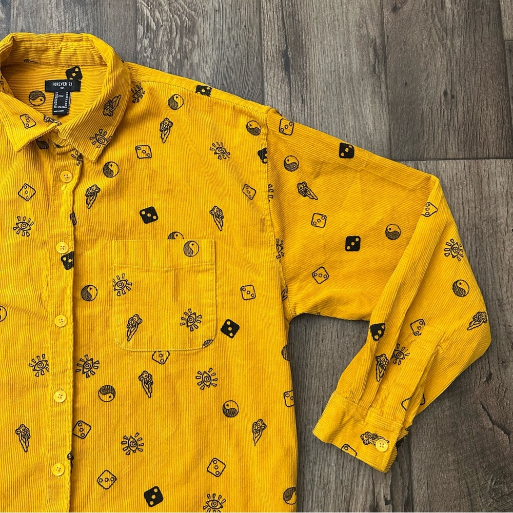 forever 21 button down Yin & Yang Corduroy shirt Men’s Size M Yellow